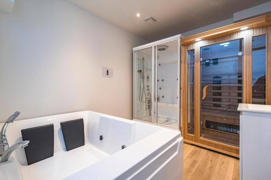 Steam, Baignoire Balneo Et Clim Appartement